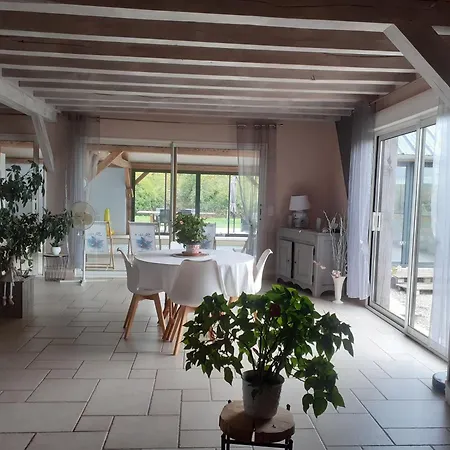 Alojamento de Acomodação e Pequeno-almoço Au Pans De Bois. Repos Et Detente Auxon (Aube)